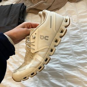 ON cloud white/cream shoes